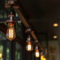 戸建て住宅のエントランス照明と外観カラーコーディネート